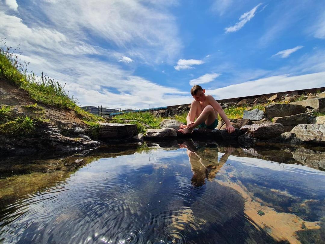 Hotel Laugarholl With Natural Hot Spring Holmavik Ngoại thất bức ảnh